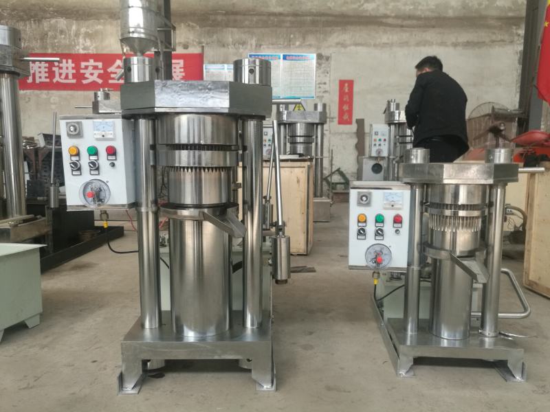 液压榨油机立式榨油机双料桶每桶可以压榨原料200斤压力大