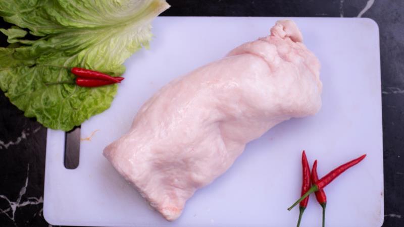 新鲜猪板油，土黑大肥猪板油，每天屠宰场新鲜出炉，2斤以上