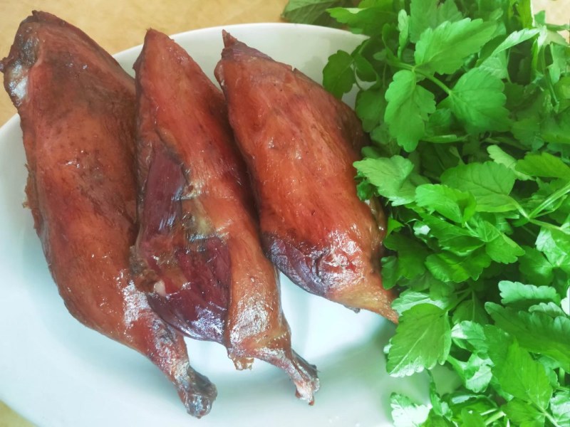 湖南特产，烟熏腊鸡腿，腊鸭腿品质保证，腊菜
