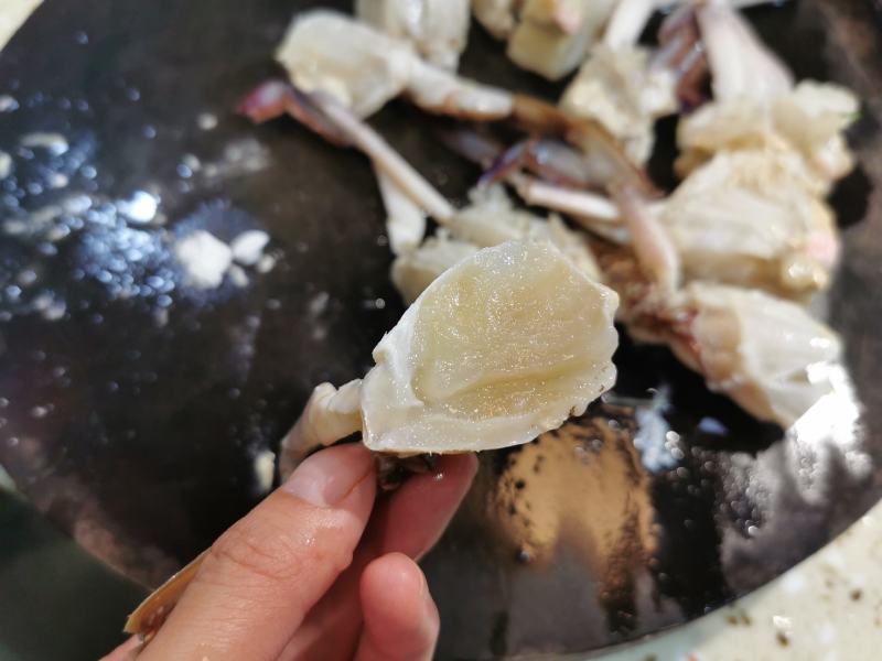 舟山液氮冻蟹，超低温速度零下196度，无线逼近活蟹口感。