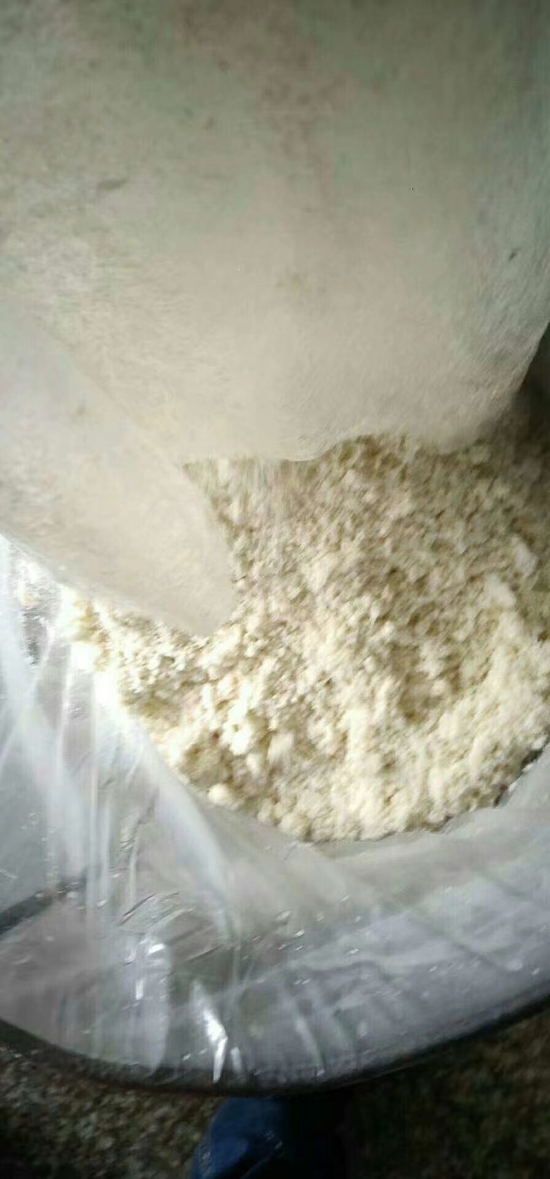 大量新鲜靓靓黄豆渣，适合养殖业和种植业，价格实惠
