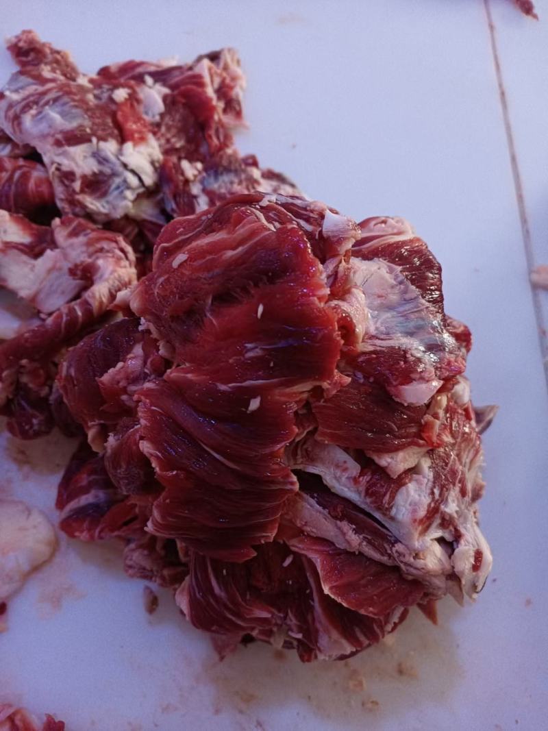 常年加工纯干鲜牛碎肉，大量批发量大价格优惠