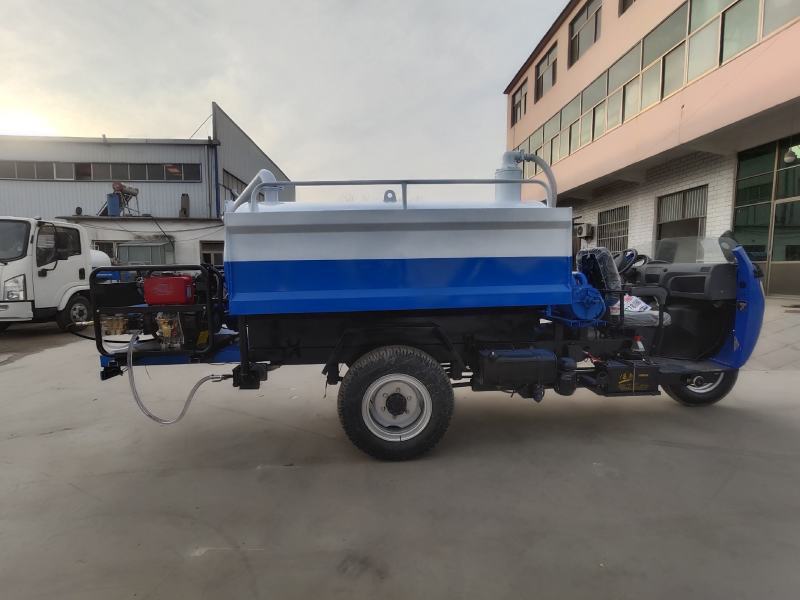 洒水车，雾炮洒水车，三轮洒水车，厂家直销保证质量