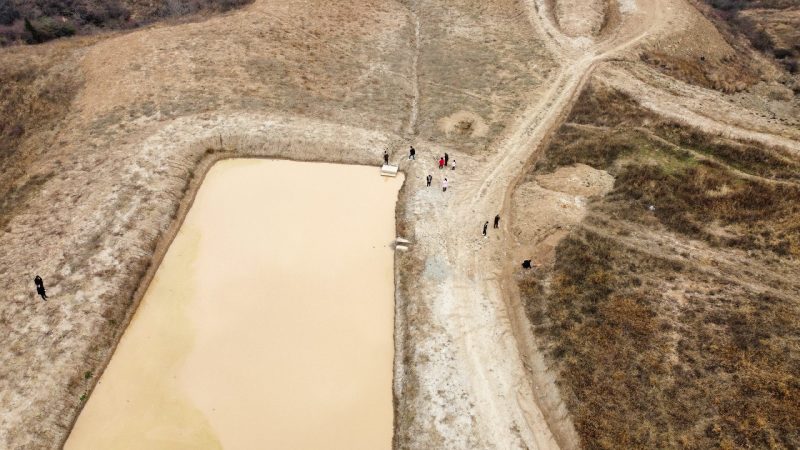 转让出租四荒地1200余亩，可做光伏发电，养殖，种植等。