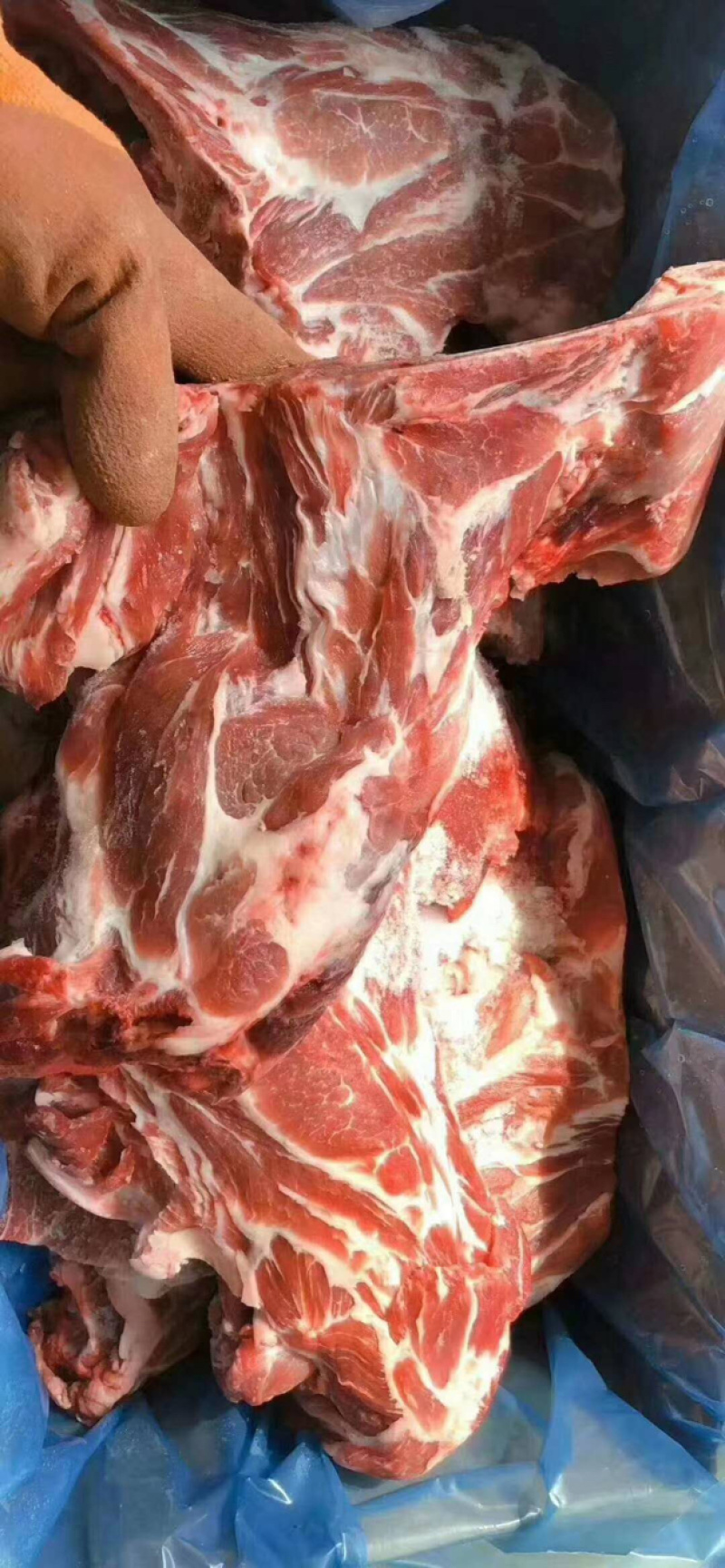 猪颈骨，带肉多猪颈骨，有感兴趣的老板欢迎光临！