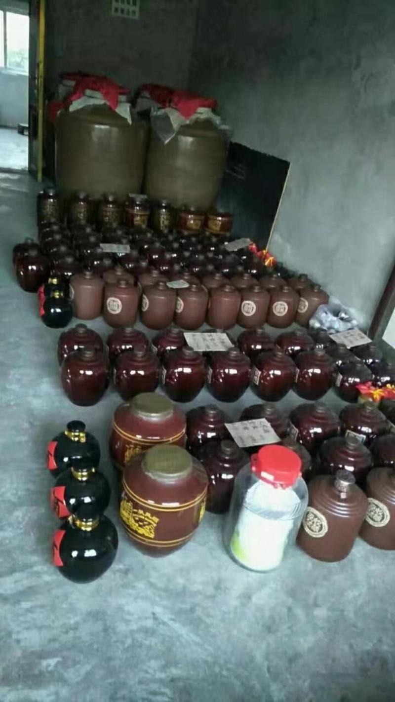 辽阳纯粮食酒，酒香醇厚，不上头，不伤身！口感好！