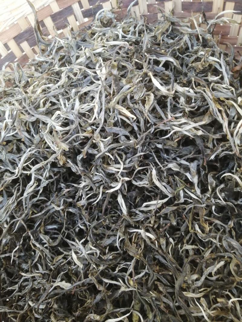 勐海茶布朗山茶区域。山头源产地，撒料生普，茶农直销。