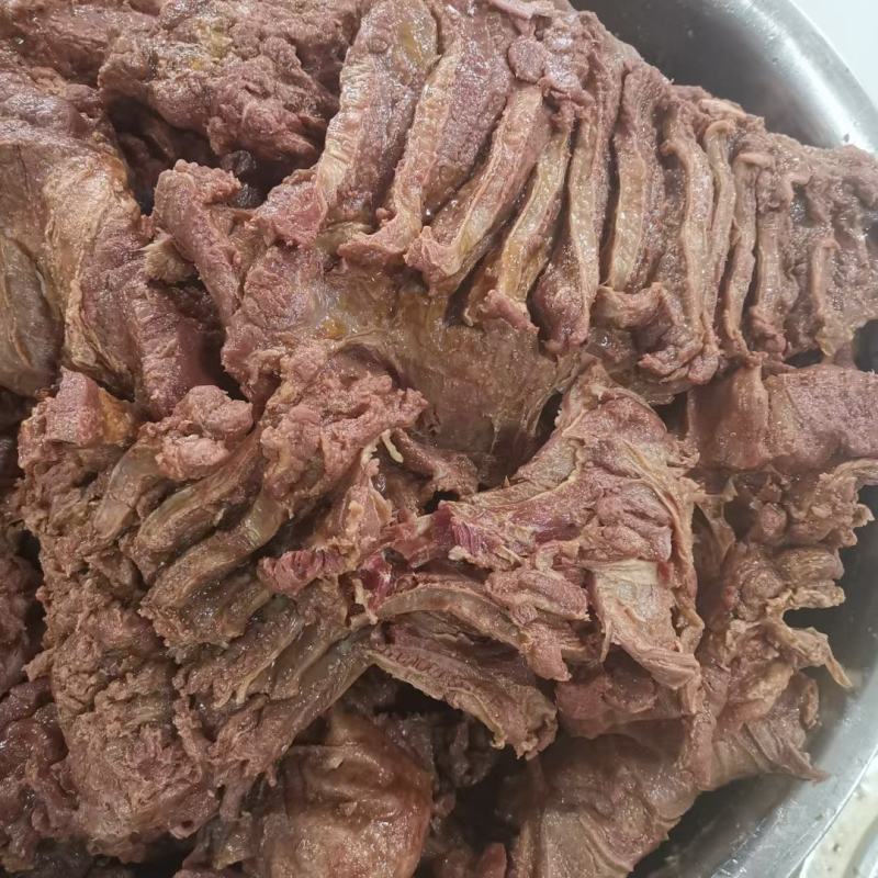 带皮熟驴肉，马肉现杀现煮