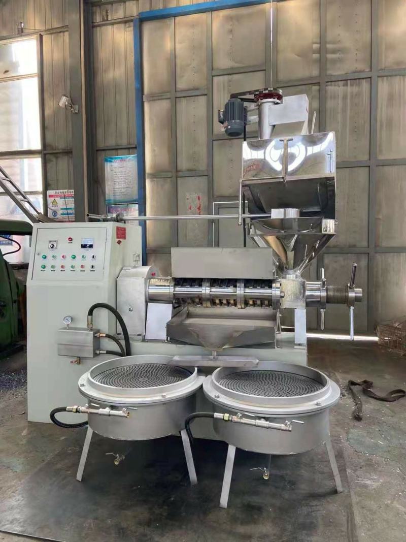 核桃榨油机冷热2用不破碎整个可以压榨速度快出油好操作简单