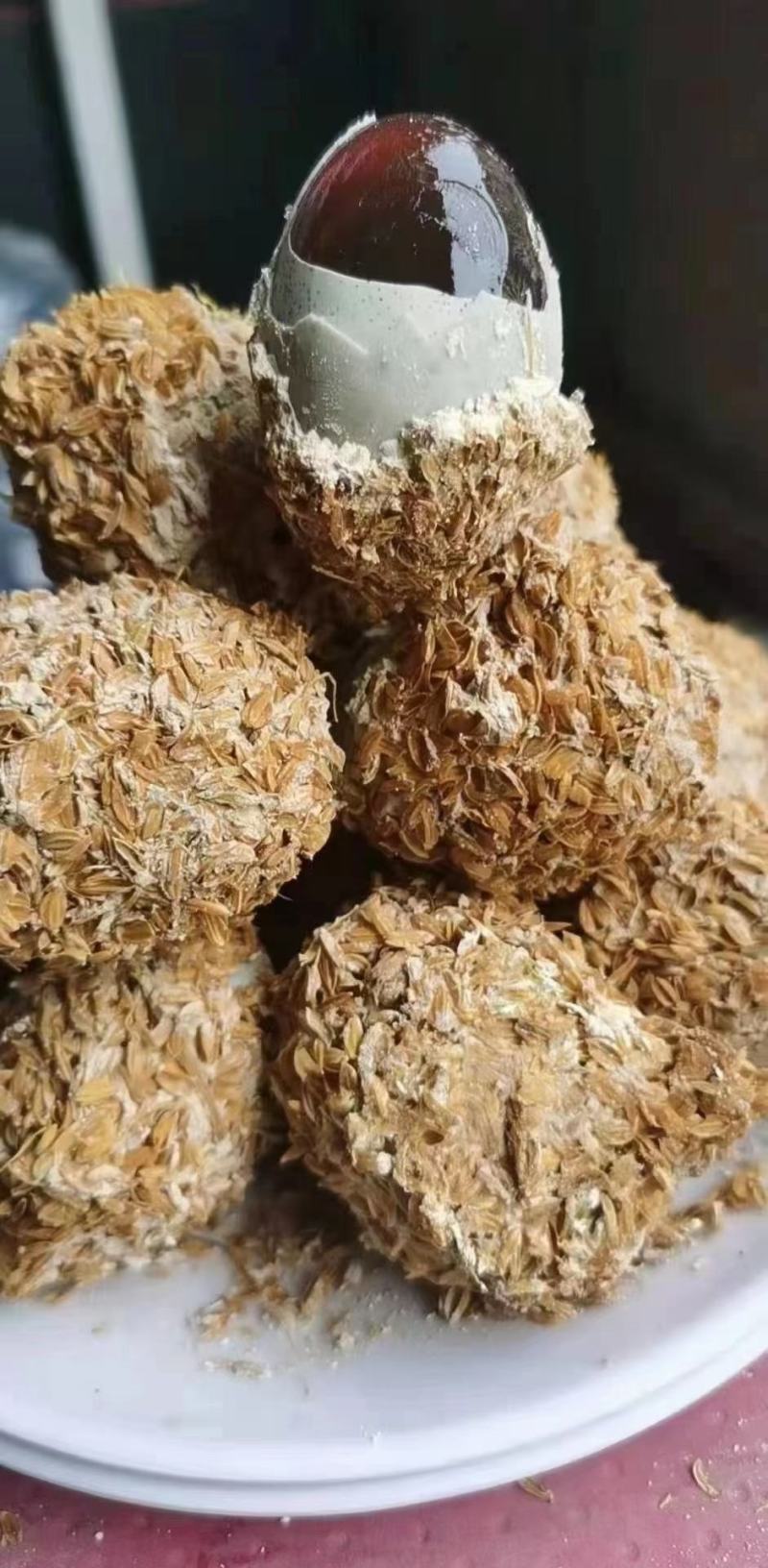 松花皮蛋一件150个左右，价格便宜，支持整车走货