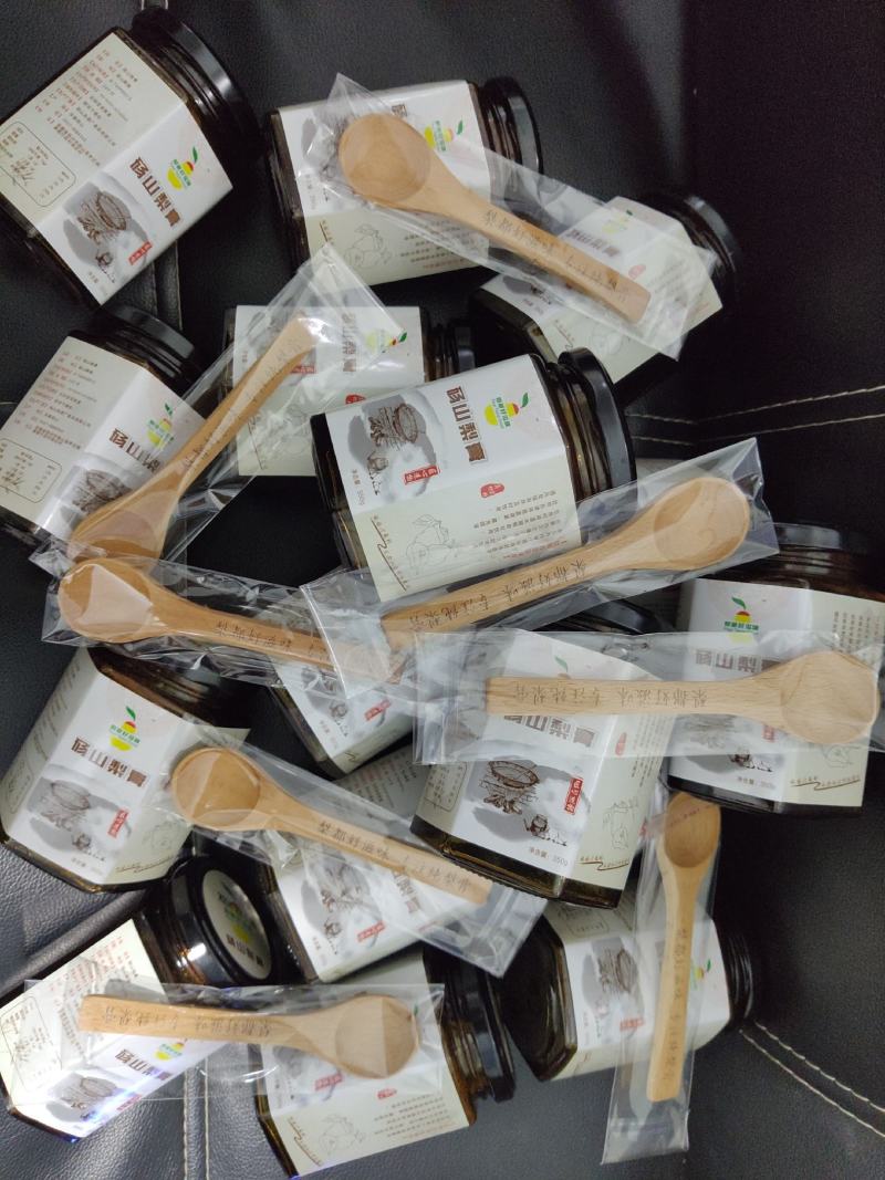 砀山纯梨膏一件代发支持贴牌定制。百分百鲜榨梨汁十三小时熬