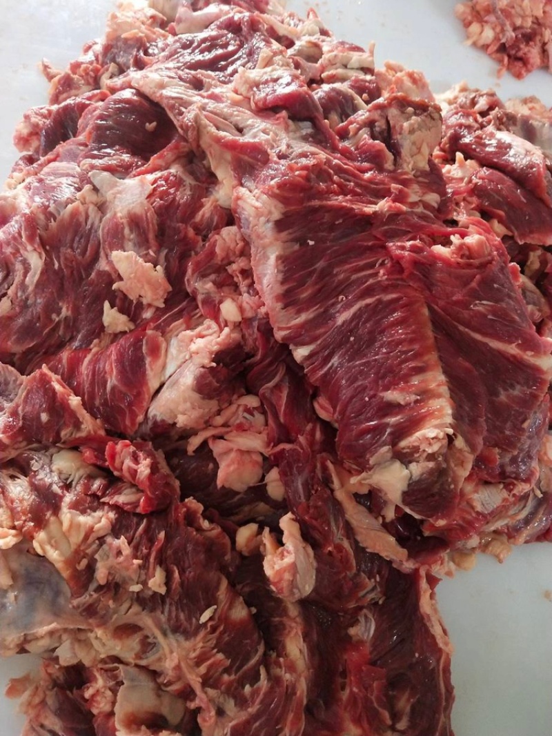 厂家直销高品质清真牛碎肉，纯干，瘦度高，肉块整，食堂可用