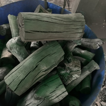 荔枝木炭烧烤炭环保炭原木木炭无烟炭取暖炭