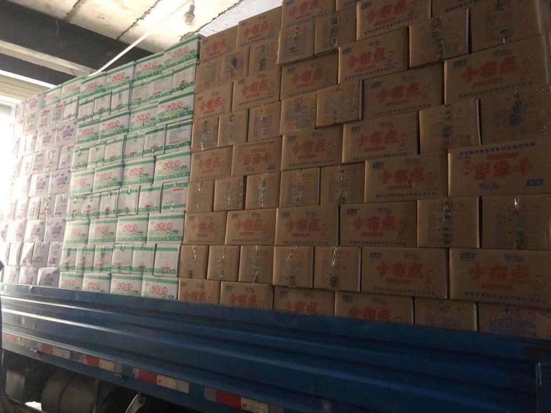 地摊热卖果冻水果味果肉果冻厂家批发布丁果冻