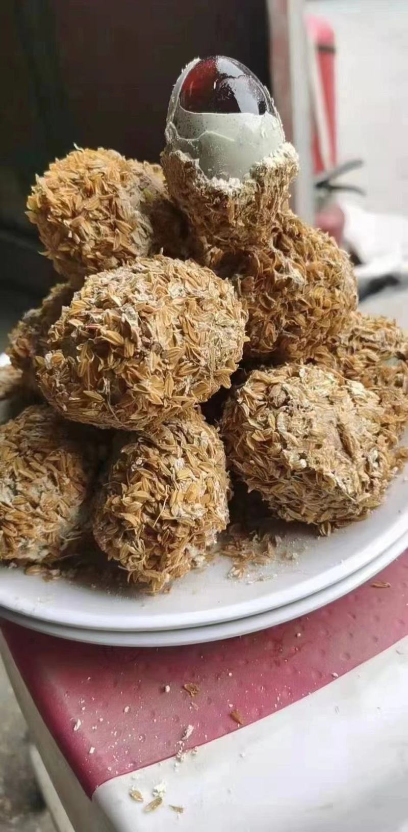 地摊热卖松花黑皮蛋包谷变蛋乡镇跑量糖心皮蛋