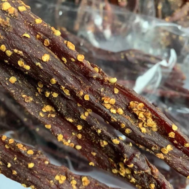 手撕风干牛肉四川特产麻辣牛肉干网红零食产地直销