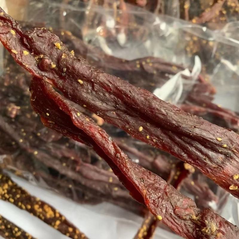 手撕风干牛肉四川特产麻辣牛肉干网红零食产地直销