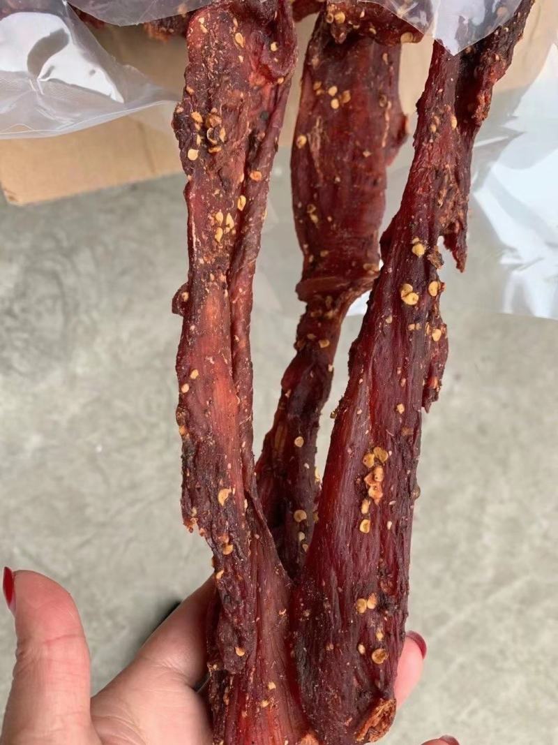 手撕风干牛肉四川特产麻辣牛肉干网红零食产地直销