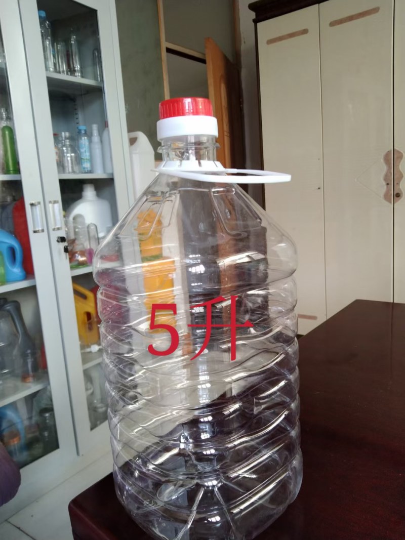 色拉油桶，消毒液桶，浇花喷壶，洗洁精桶洗衣液桶，
