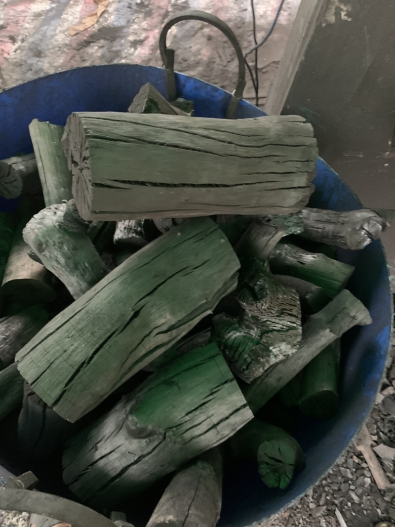 荔枝木炭龙眼木炭无烟无味木炭烧烤碳环保炭