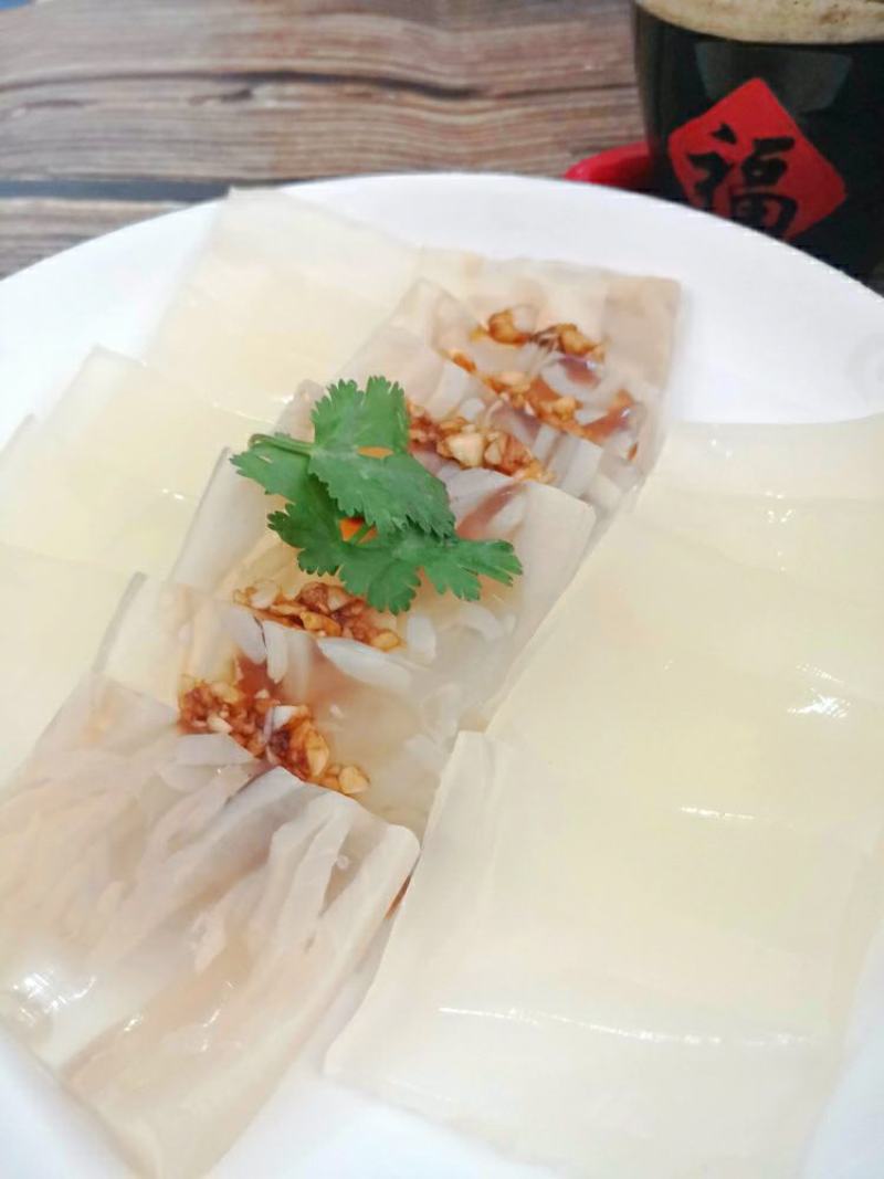 猪皮冻东北特产纯手工制作灌汤包馅料凉拌菜配料肉皮冻