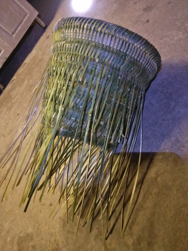 传统手工艺编织竹背篓