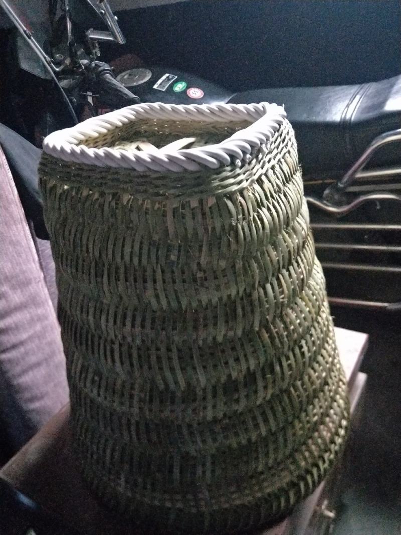 传统手工艺编织竹背篓