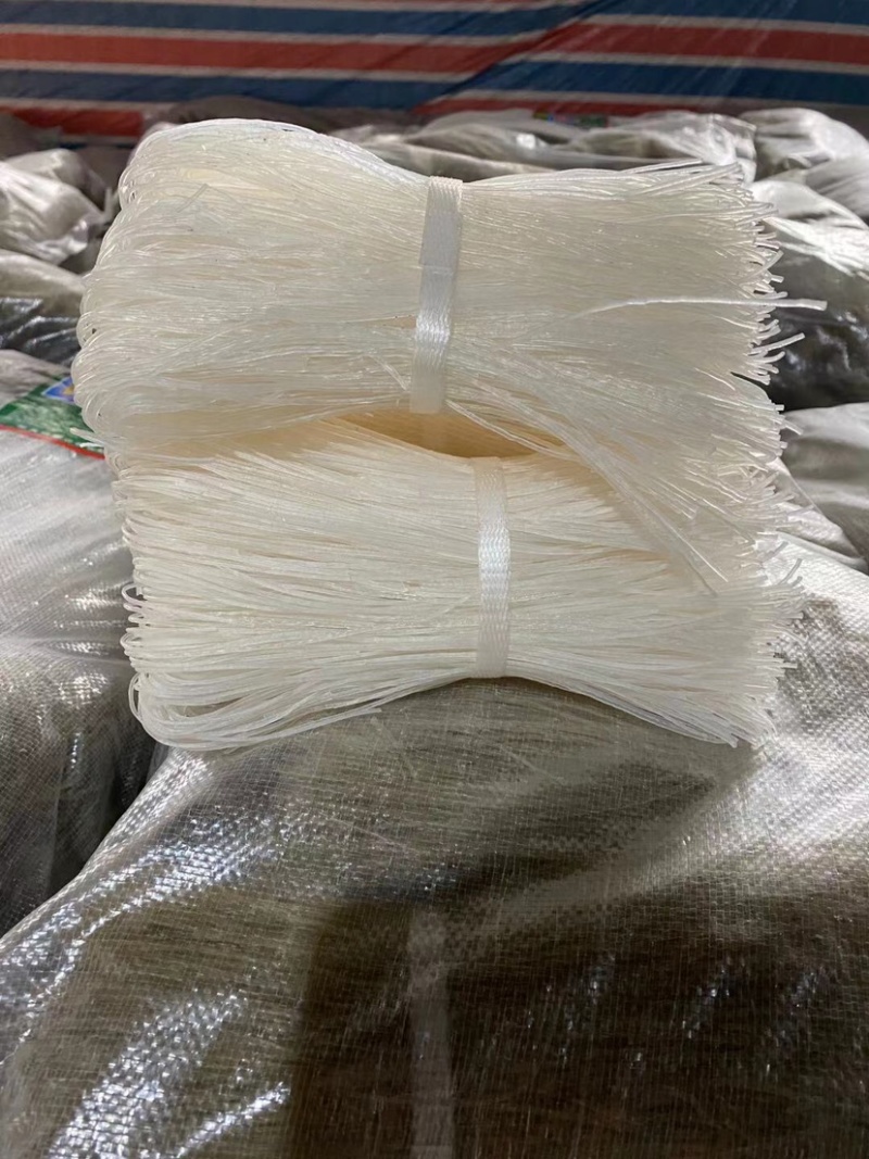 地摊红薯粉条细粉土豆粉条土豆细粉红苕粉厂家直销