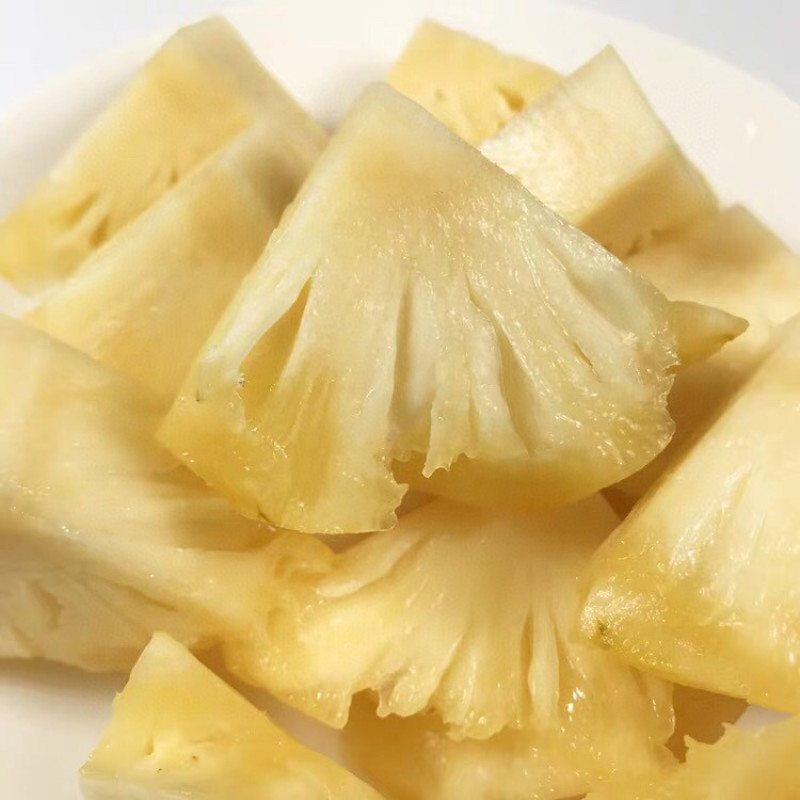 云南香水菠萝发货中菠萝独有的香味和酸甜味综合在一起，