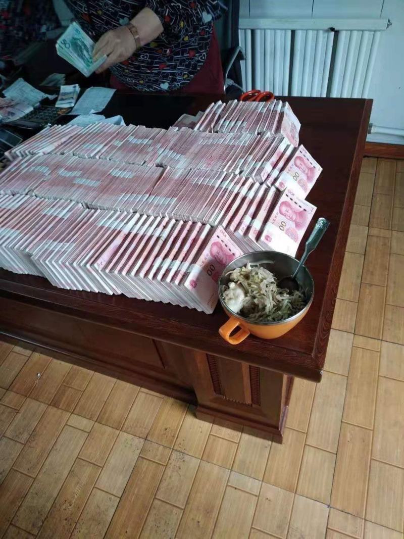 新鲜鸭蛋长期批发，旅销礼品！市场批发！量大，便宜