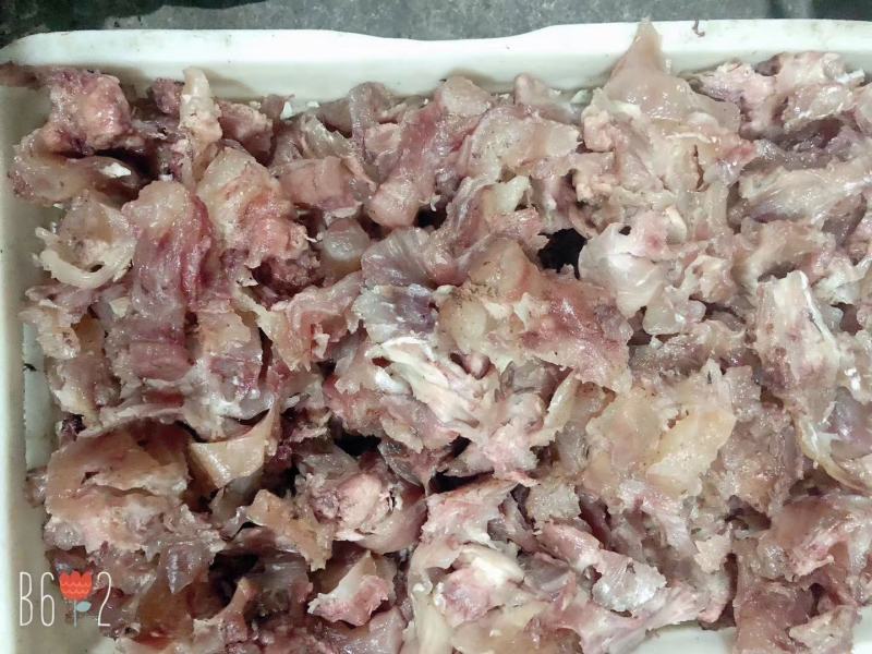 熟剔骨肉可以真空包装，也有袋子包装的，一包都是五斤包装