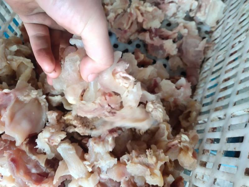 熟剔骨肉可以真空包装，也有袋子包装的，一包都是五斤包装