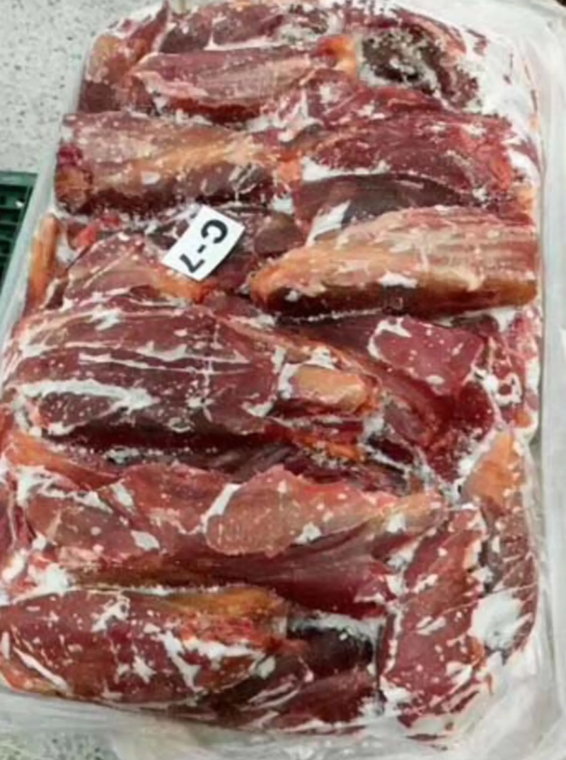 新鲜蒙古马肉四分体检疫合格，健康美味，持续有货