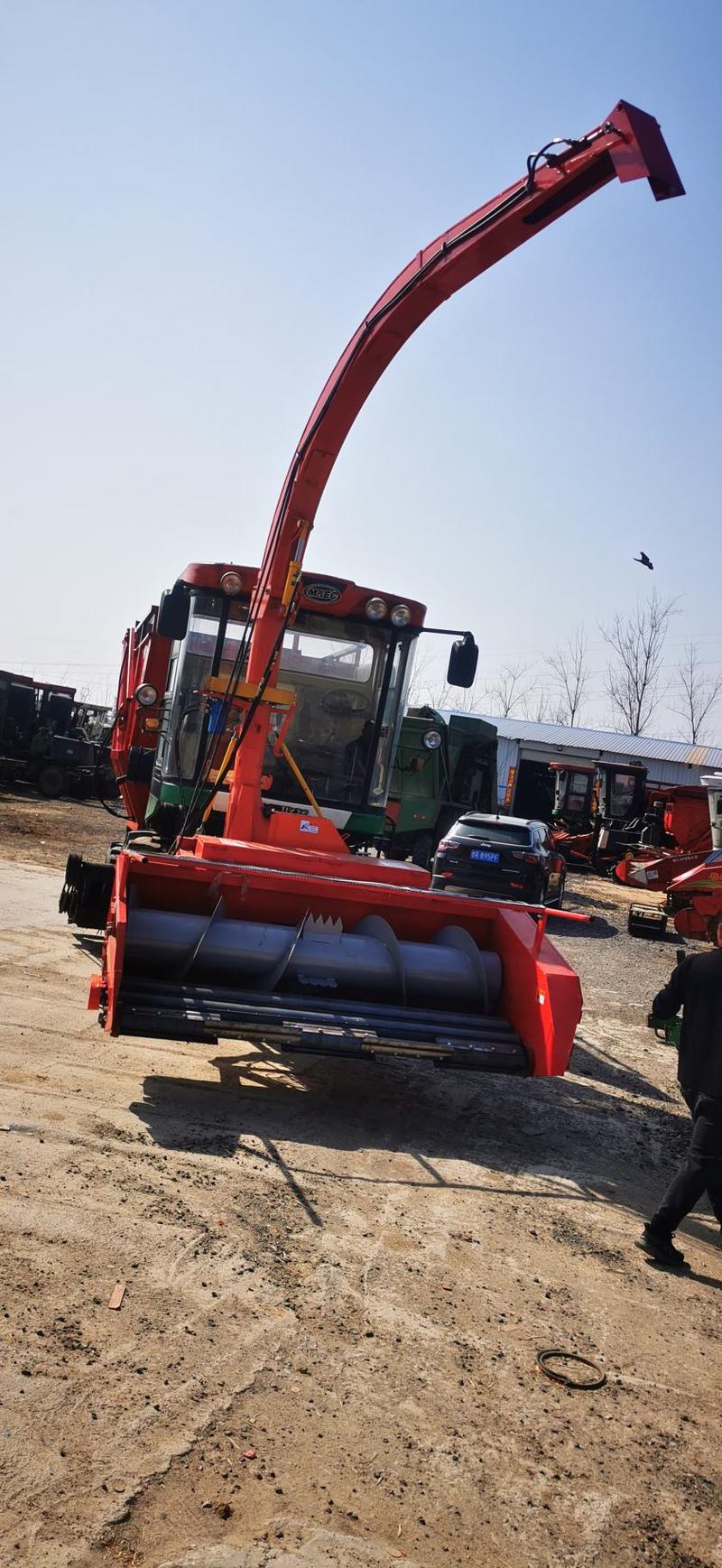 菏泽郓城开发区青储机厂家轮式地滚刀割台青储机