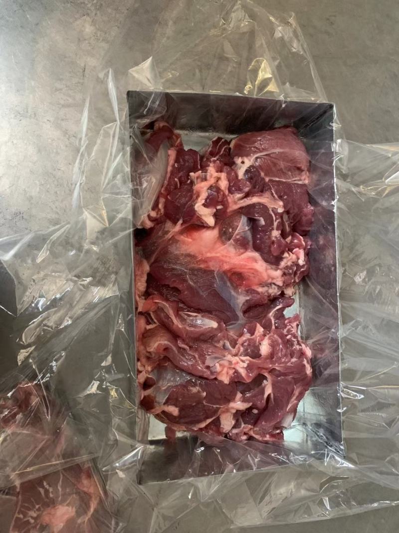 自然块鲜羊肉去骨羊腿包净肉，价格低，量大从优