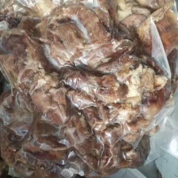 羊肉蒙古八分熟山羊肉带皮的去皮的八分熟山羊肉