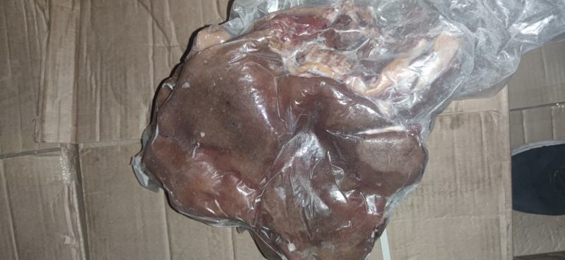 羊肉蒙古八分熟山羊肉带皮的去皮的八分熟山羊肉