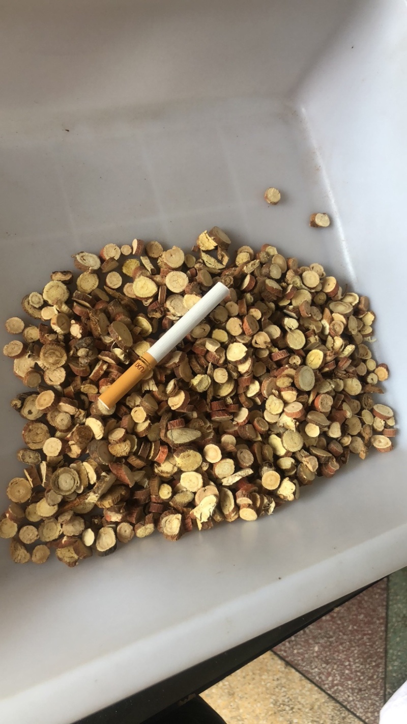纯红皮甘草圆片挑选，甘肃纯红皮大圆片甘草，无杂质
