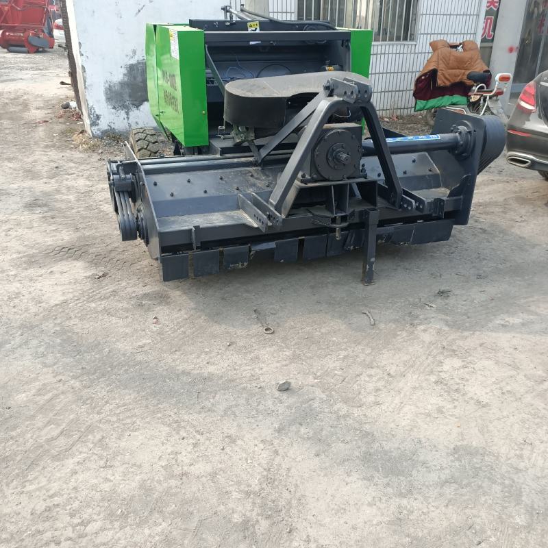全新180型粉碎捡拾打捆机现货一台