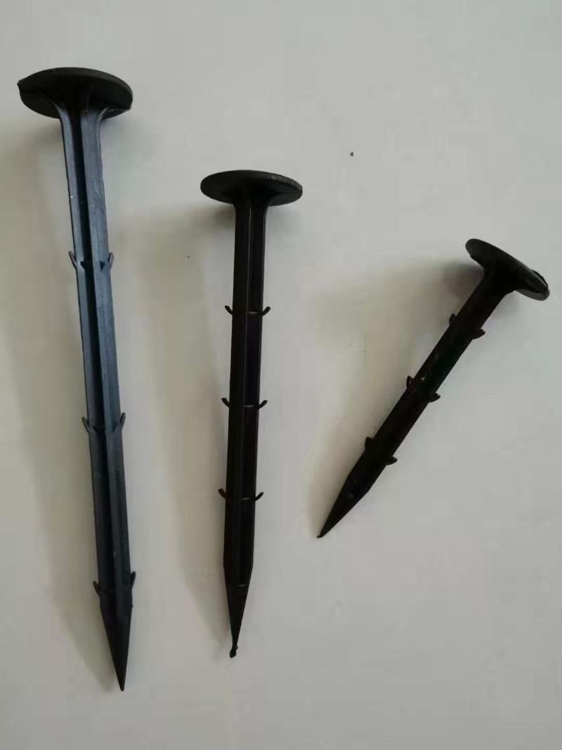 地钉防草布厂家，15厘米地钉园艺地布，地钉除草布