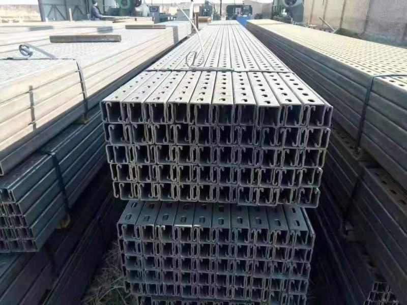 本公司专业：生产太阳能光伏镀锌支架CZU型钢，（跟踪支架