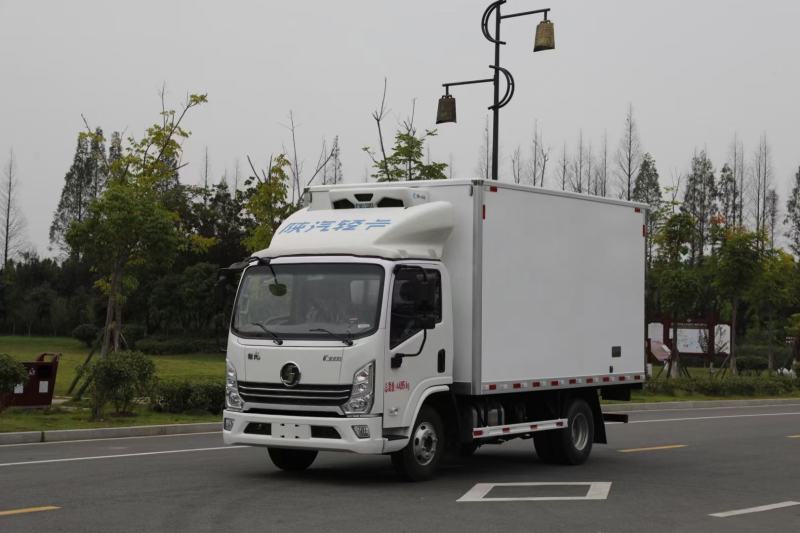陕汽德龙K3000国六4.2米冷藏车(合规车型)