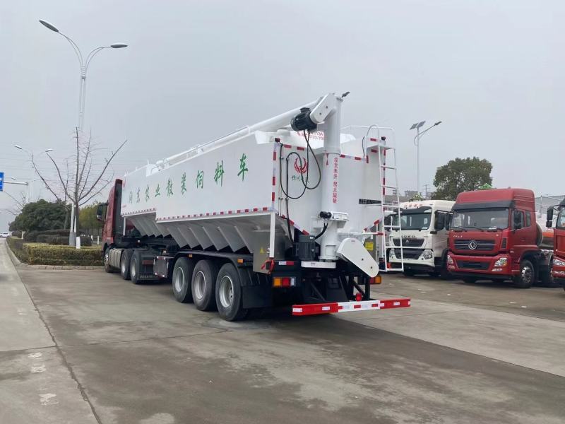 厂家直销:半挂散装饲料车