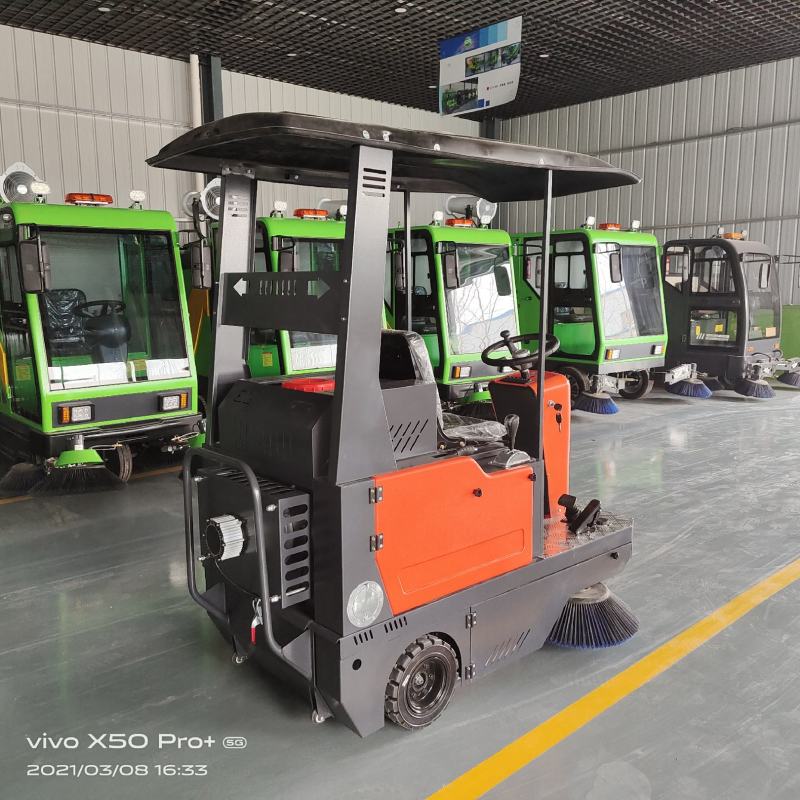 新能源电扫路车，公园，学校，马路雾炮高压清洗