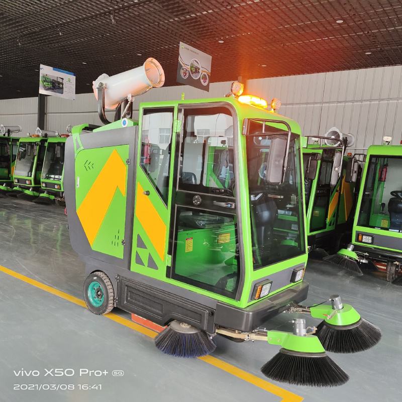 新能源电扫路车，公园，学校，马路雾炮高压清洗