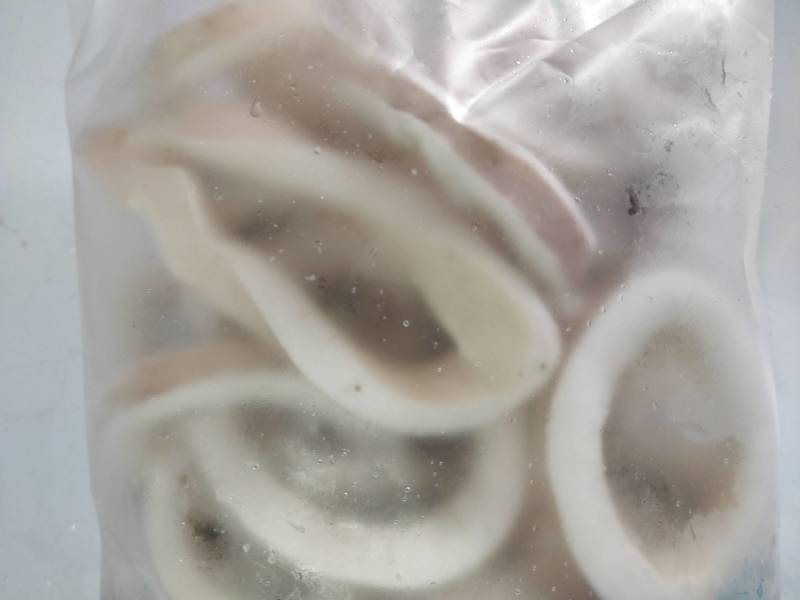 干冰鱿鱼圈，不发水不添加任何化学添加剂，一手货源。