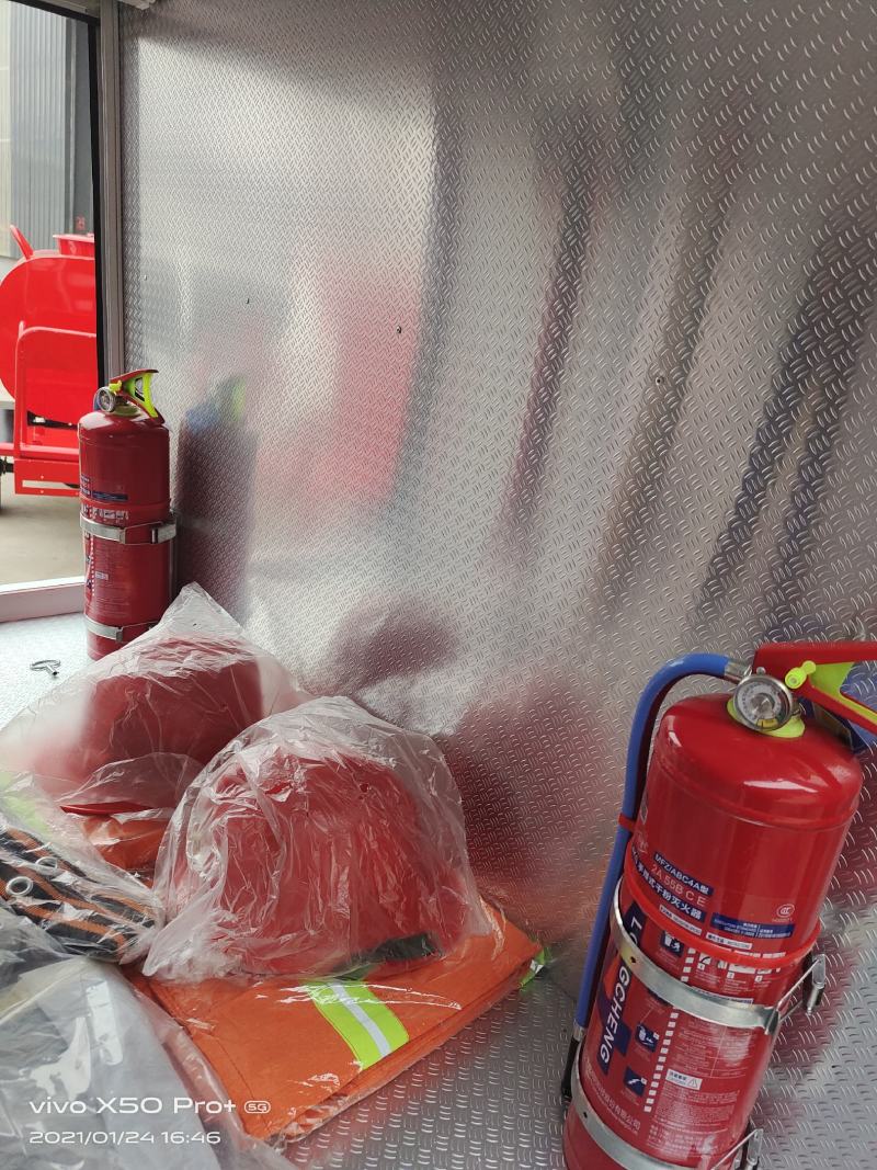 新能源电动四轮消防应急车，洒水车，适合小区物业学校，工厂