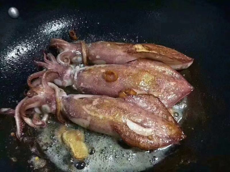 诱惑的母管，油焖后，再用剪刀剪一下，籽就爆出来了