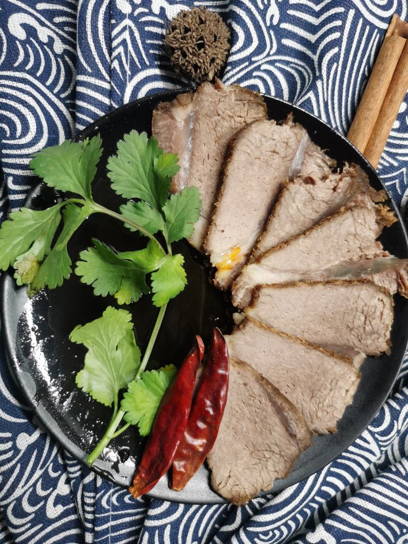 卤牛肉，酱牛肉，货真价实，纯牛肉卤制味道好，欢迎下单
