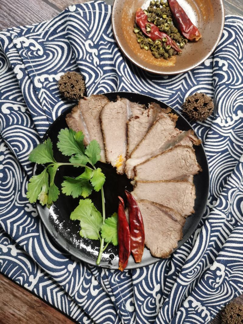 卤牛肉，酱牛肉，货真价实，纯牛肉卤制味道好，欢迎下单